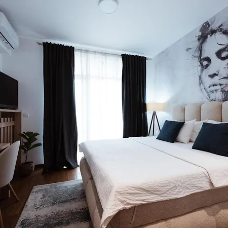 Injoy Apartment